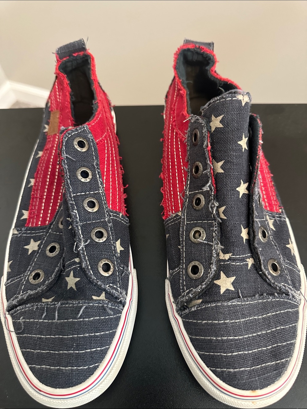 Women Star-Print Slip-On Canvas Sneakers - Navy & Red